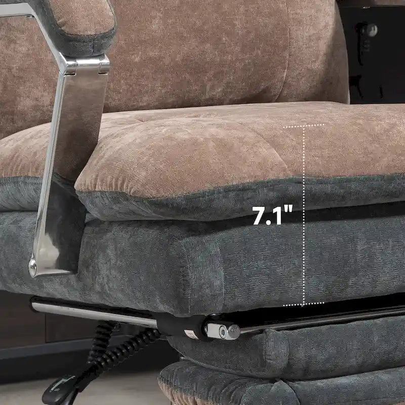 Extra grote fauteuil-bureaustoel met fluweelachtige bekleding en voetensteun