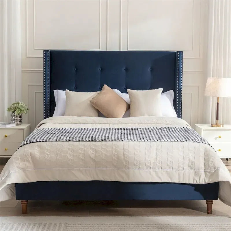 Cama King tapizada con cabecero orejero capitoné