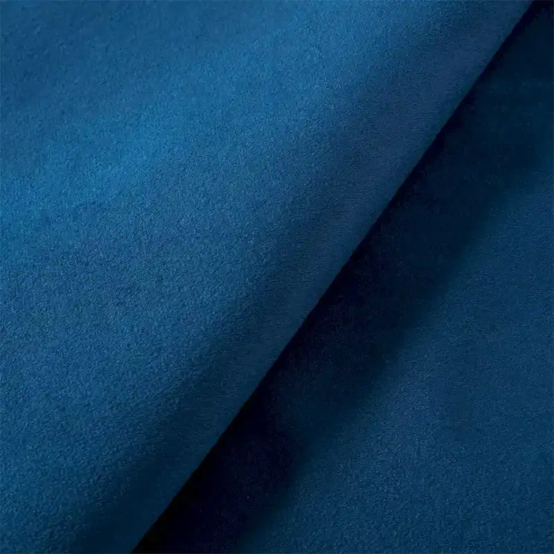 Cama King tapizada con cabecero orejero capitoné