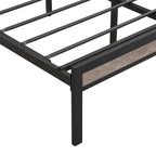 Lit plateforme en métal grand format avec tête de lit en bois et rangement sous le lit