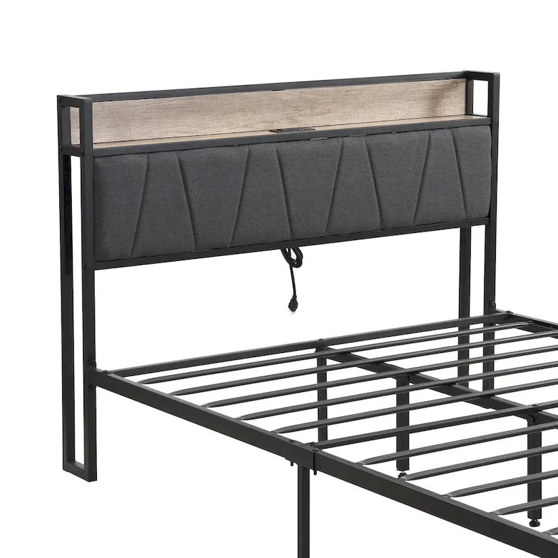 Lit plateforme en métal grand format avec tête de lit en bois et rangement sous le lit