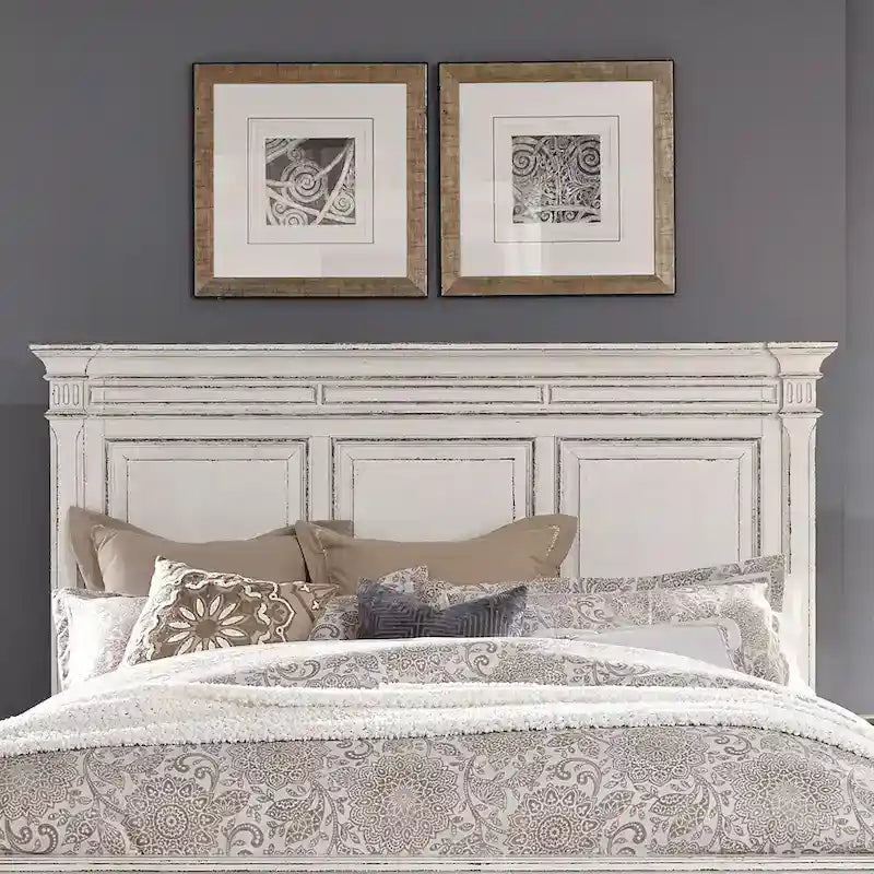 Cama de panel tamaño queen en color marrón desgastado y blanco antiguo