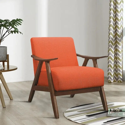Sillón decorativo de tela naranja con reposabrazos de madera curvados